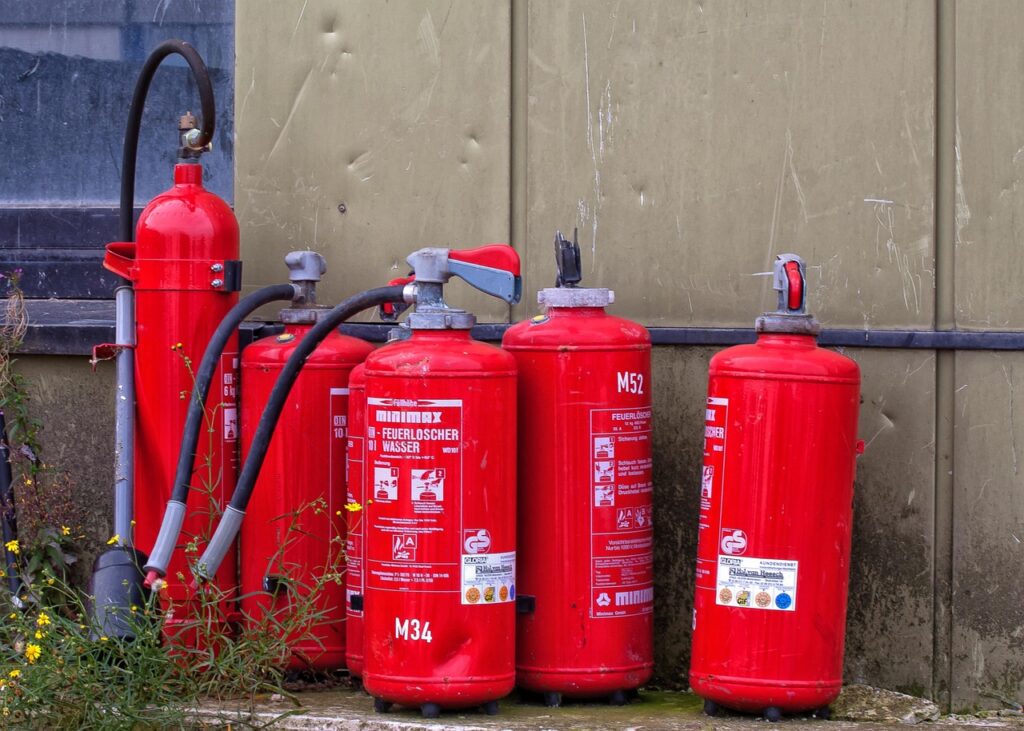 fire extinguisher 970162 1280 | Global Enterprises